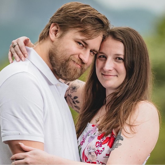 Meet your posher, ashlynn - Picture 1 of 5